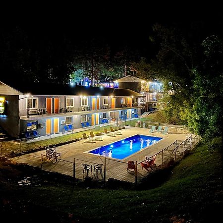 The Wanderoo Lodge Eureka Springs Exterior photo