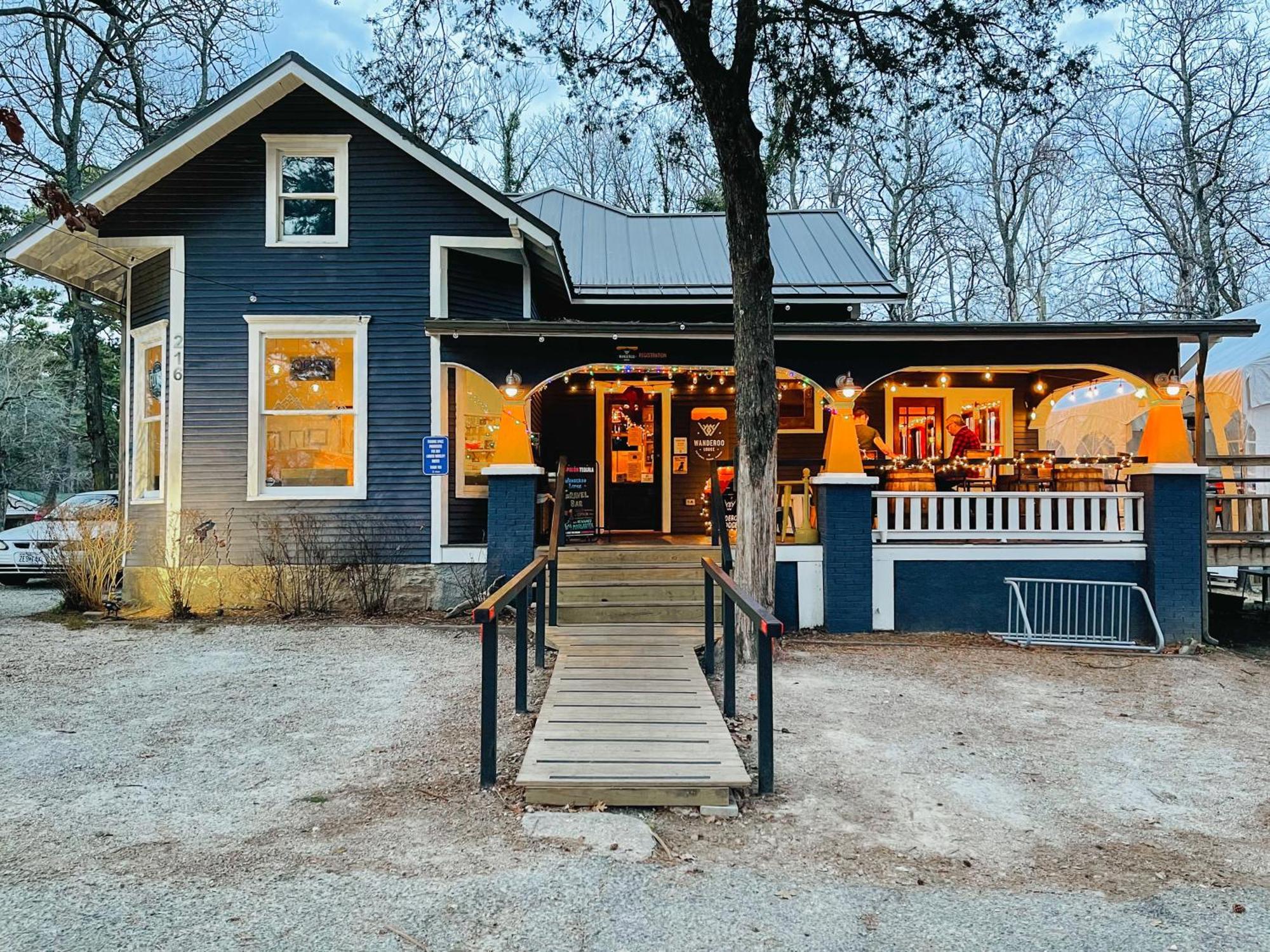 The Wanderoo Lodge Eureka Springs Exterior photo