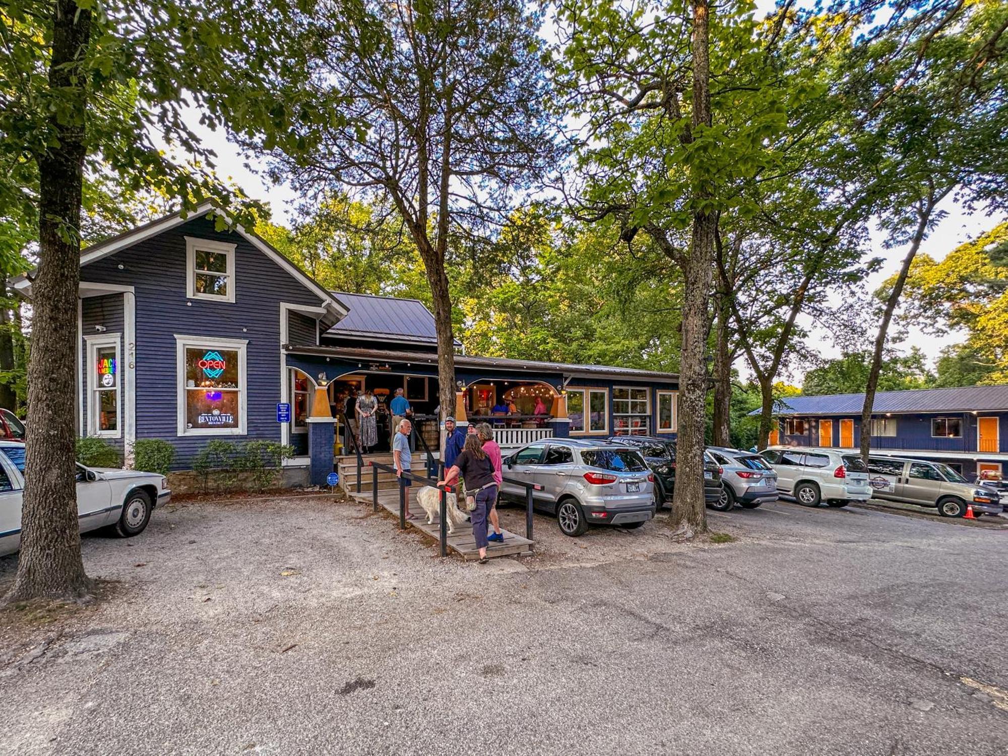 The Wanderoo Lodge Eureka Springs Exterior photo